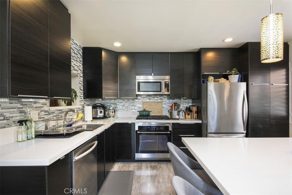 10740 Lawler St #8