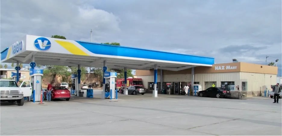 Naz Market Valero