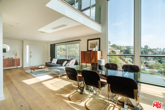 9318 Warbler Way