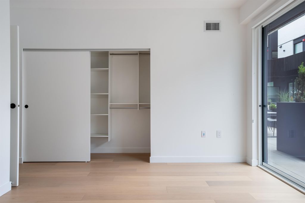 76 W King Edward Ave