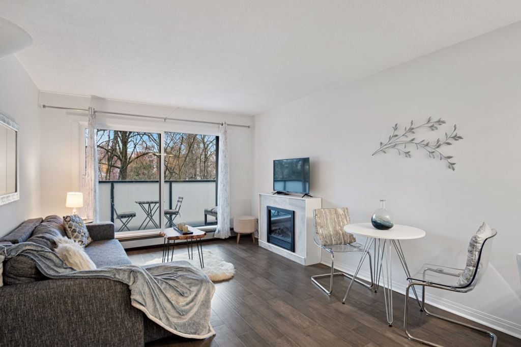 570 E 8th Ave, #306