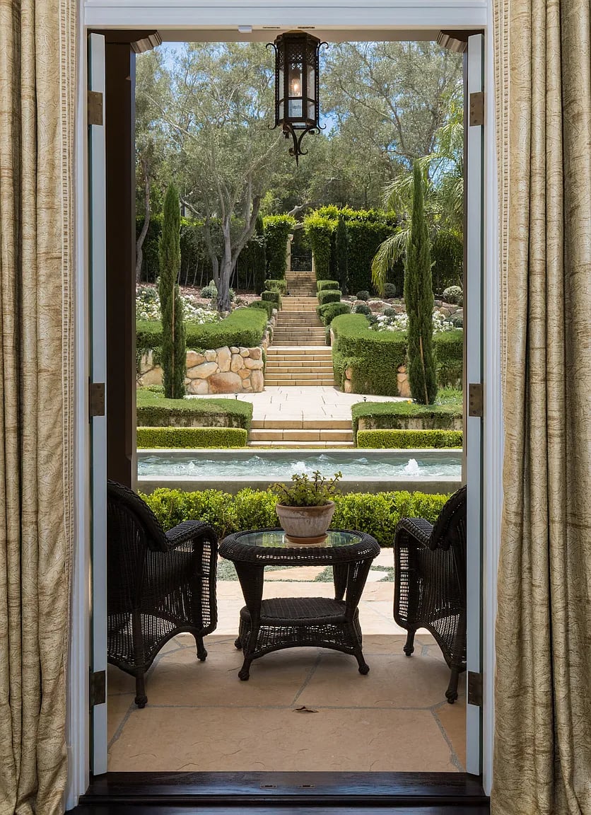 1041 Mission Ridge Rd