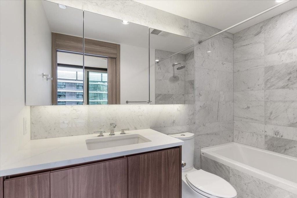 89 Nelson St, #1410