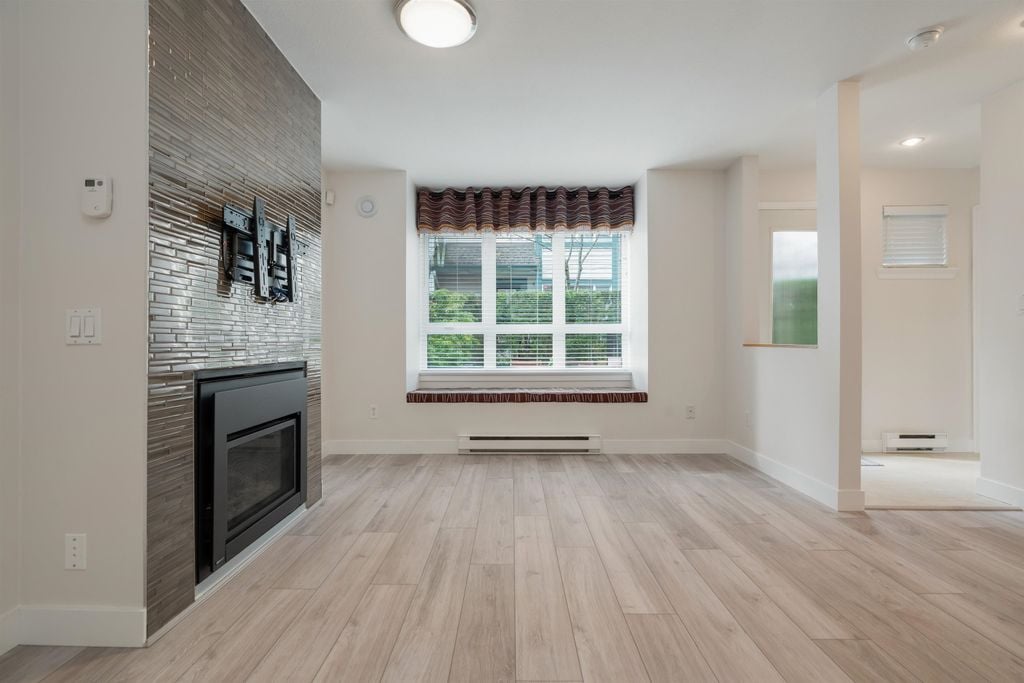 7406 Hawthorne Terr