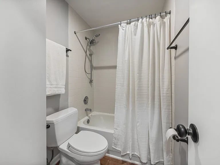 849 W Buckingham Place Unit: G