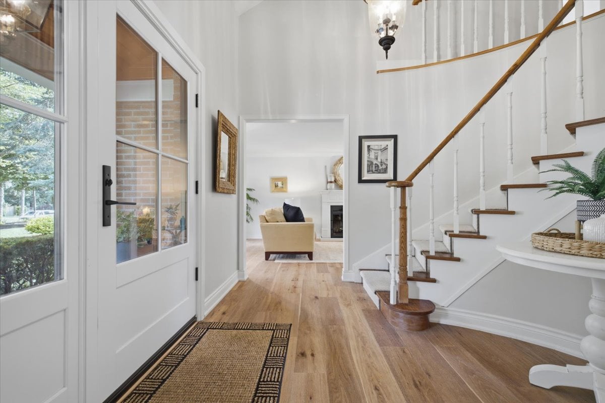 Rare Court Location on Oakville Golf Course