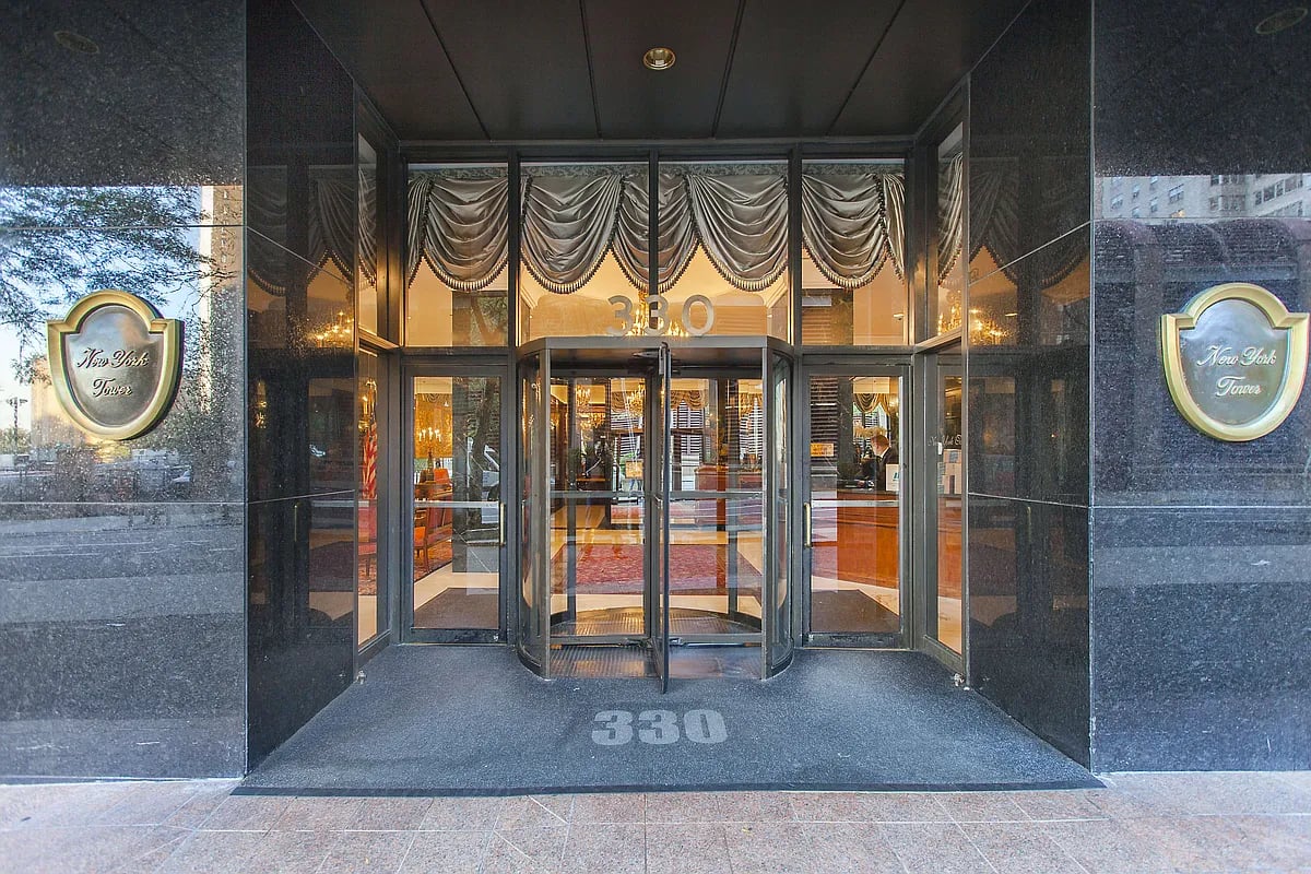 330 East 39th St 19N