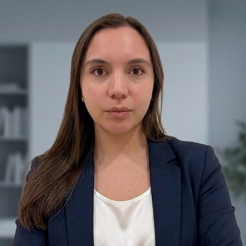 Yvette Acurio Fort Lauderdale, FL Real Estate Agent Headshot