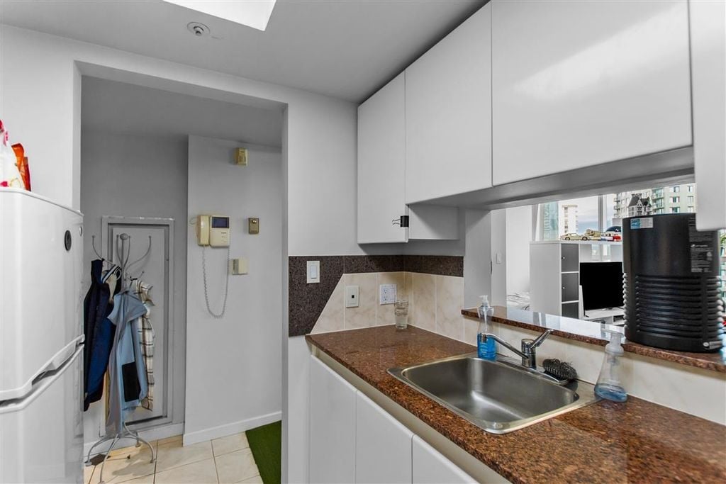 1050 Burrard St, #1606