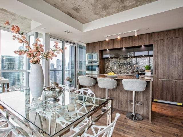 88 Blue Jays Way #Lph4102