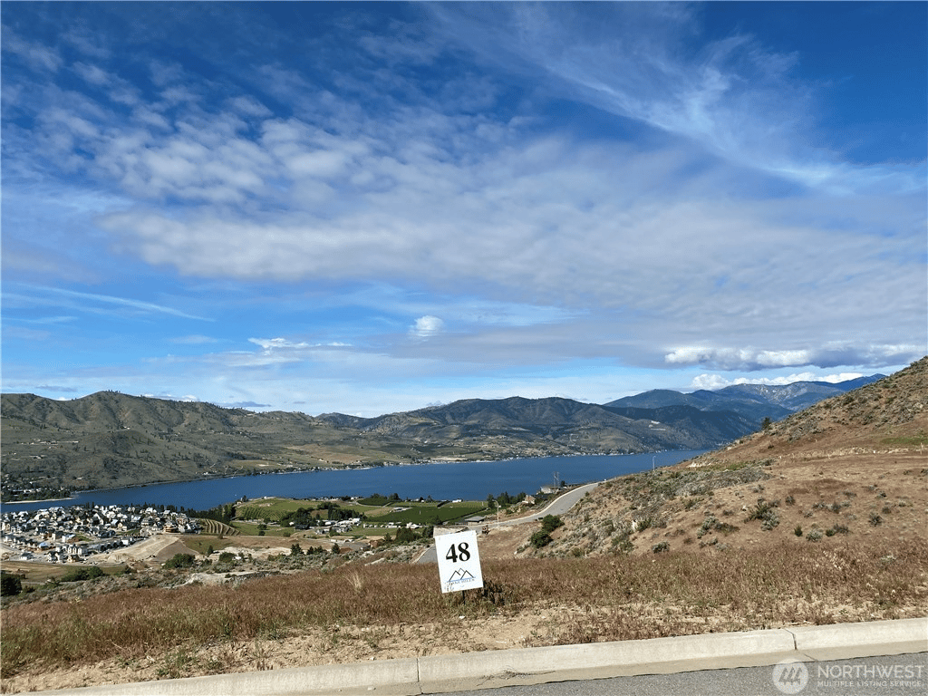 897 Long Dr