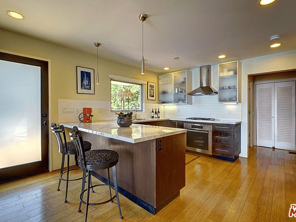 2158 Sunset Plaza Dr