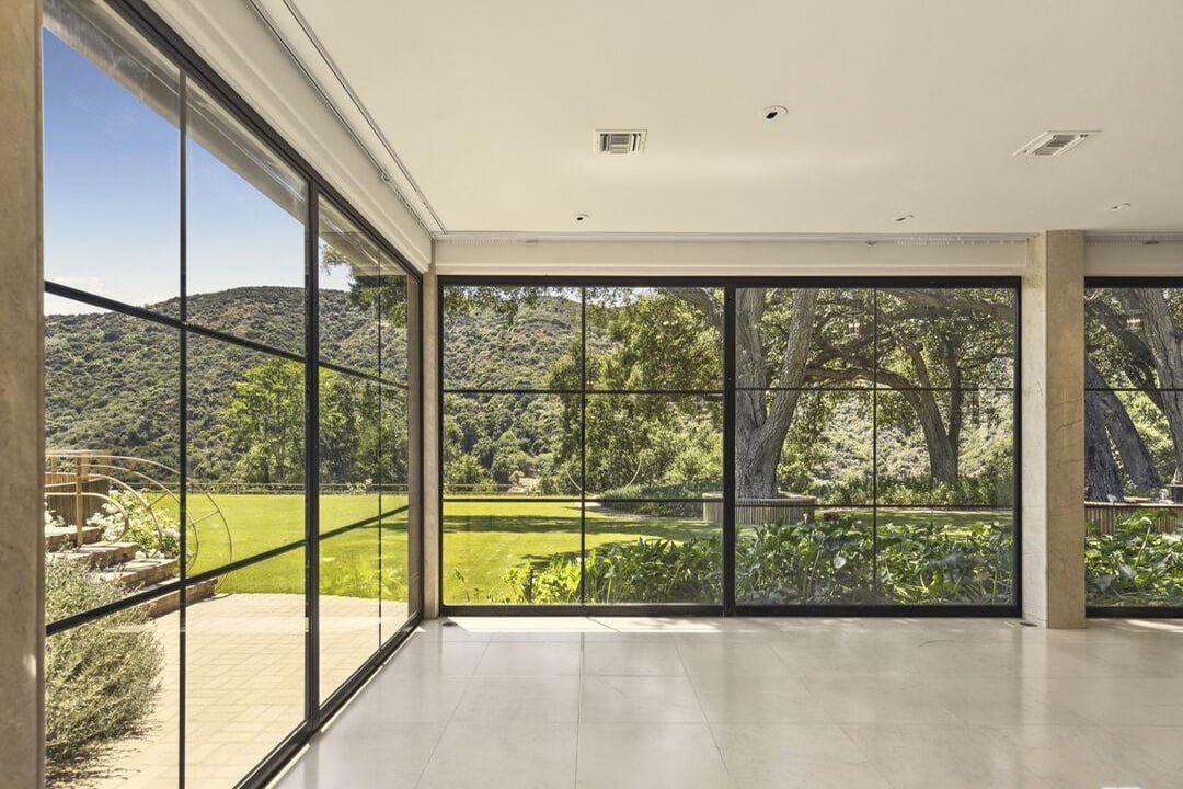 3100 Mandeville Canyon Rd