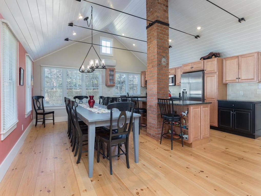 204 Katama Rd