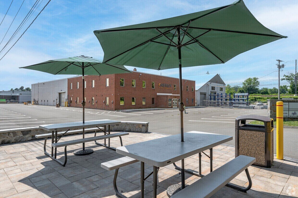 For Lease | 13,000 SF Two-Level Office Space | Prime Location Near I-95 & Downtown New Haven