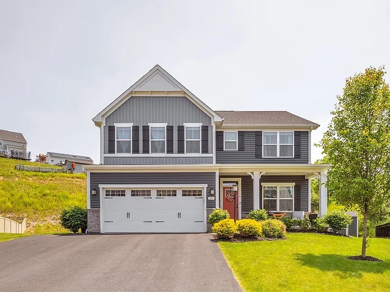 121 Derby Ln