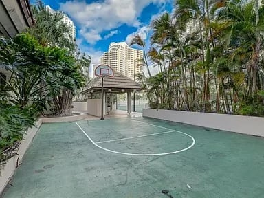 520 Brickell Key Dr #A604