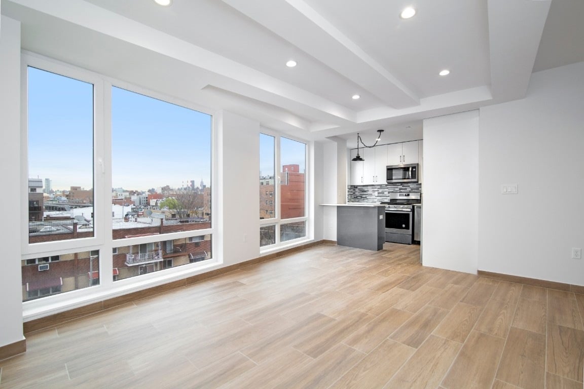 31-09 28th Ave, #3D