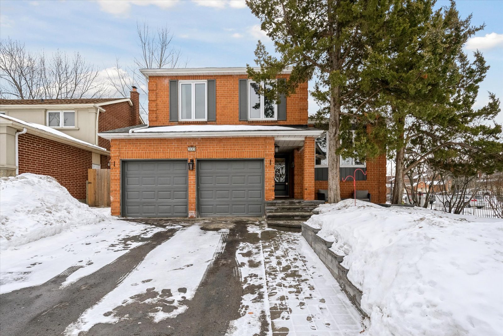 233 Fincham Ave 