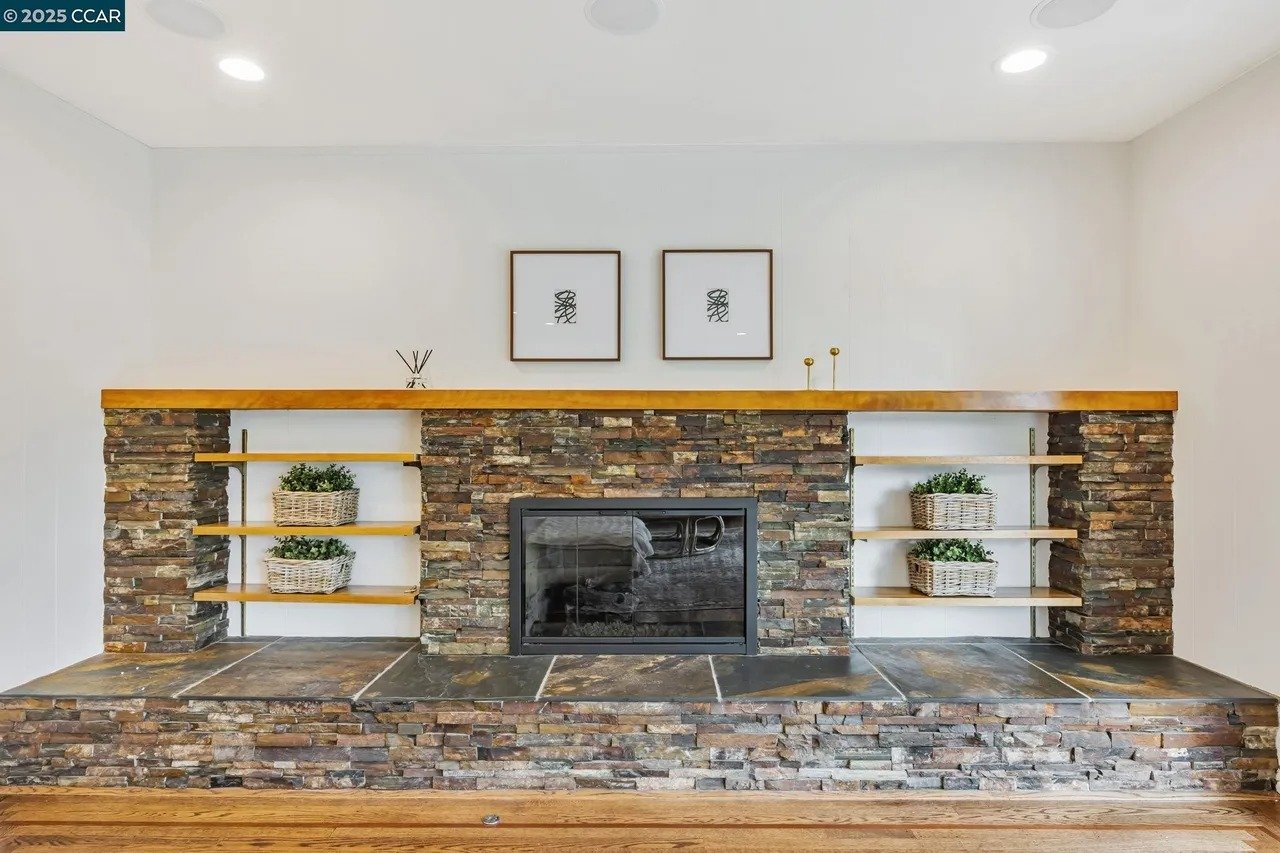 372 Birchwood Dr
