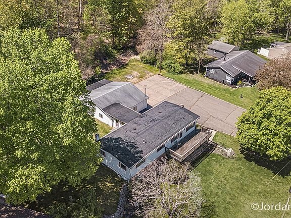 12507 Terry Ave, Wayland, MI 49348
