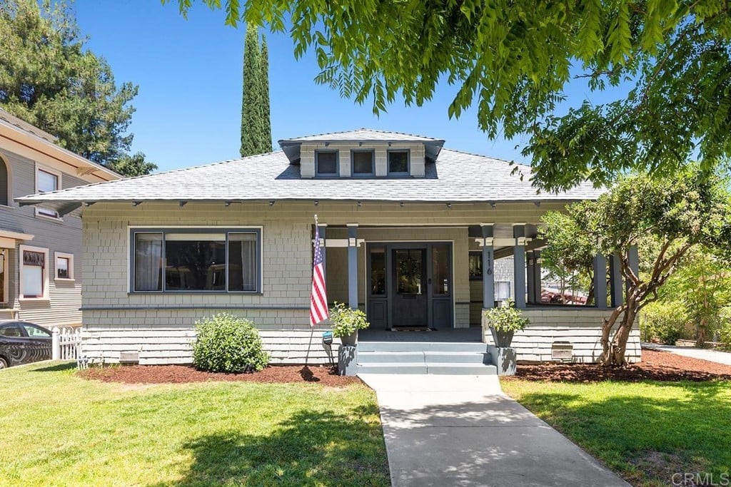 116 W Fern Ave