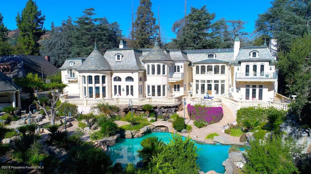 4158 Commonwealth Ave