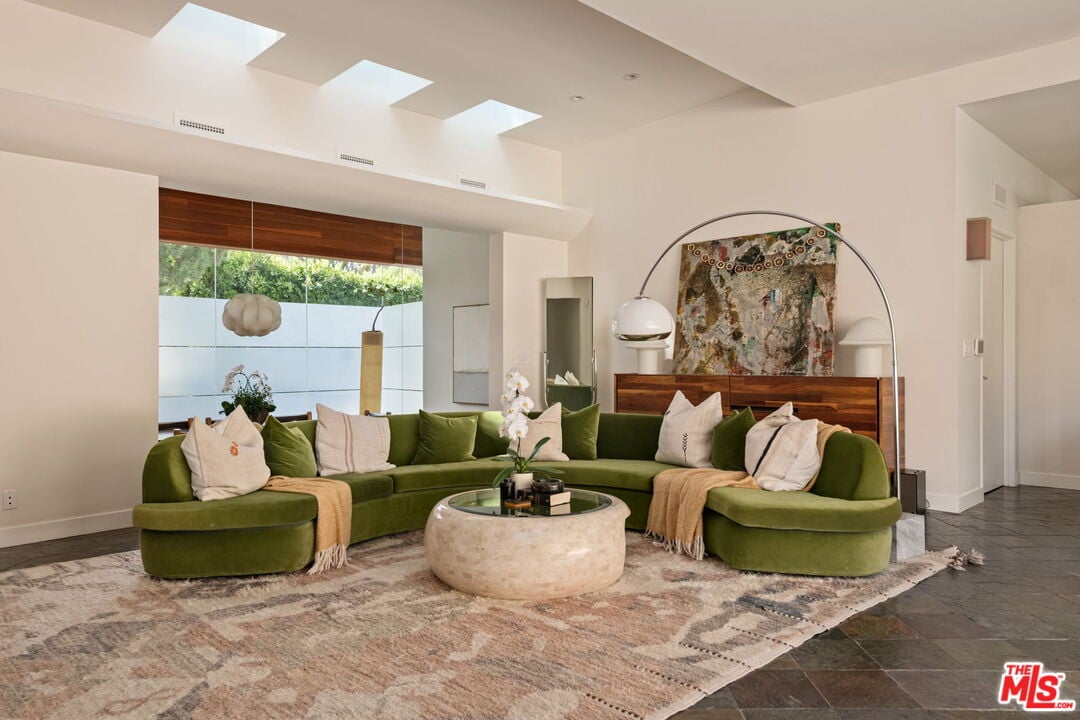 Northstar Pavilion, Amor Rd, 90046