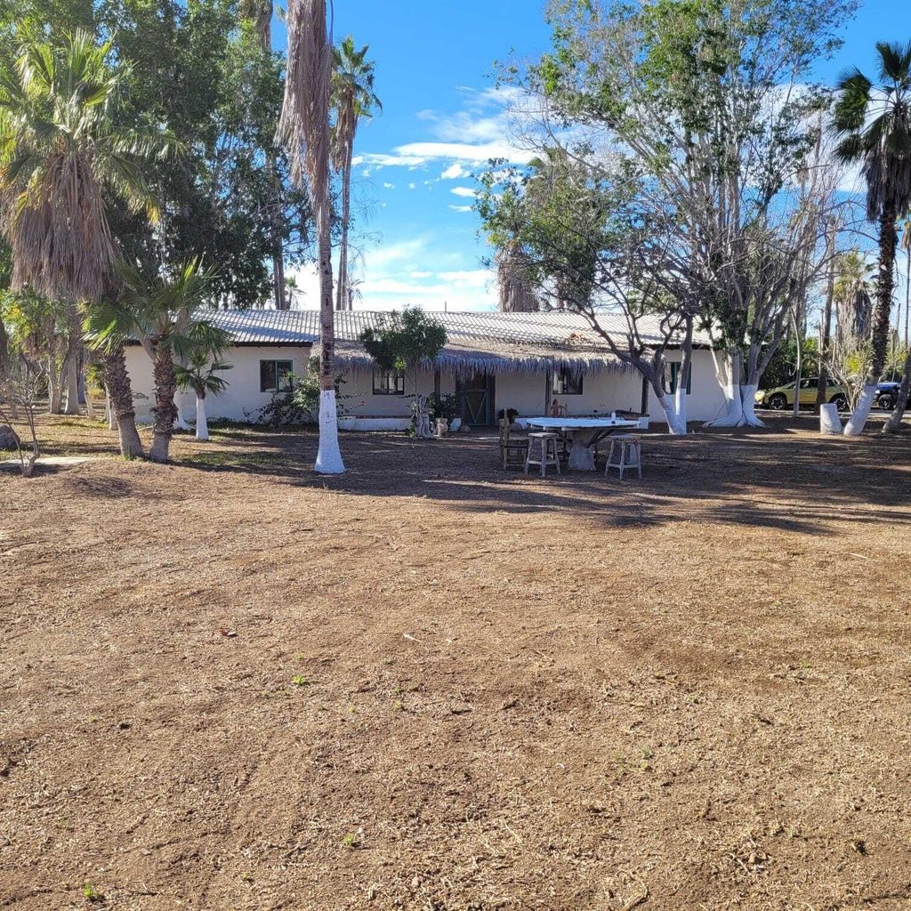 Compound Los Pinos