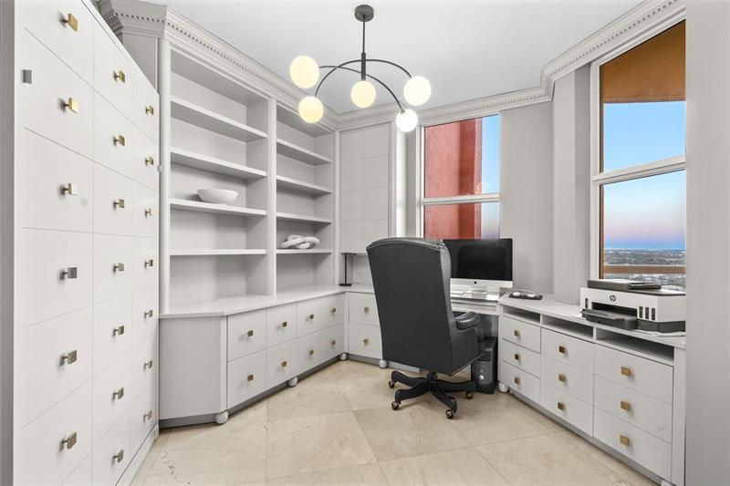 2100 N Ocean Blvd: Unit 18D