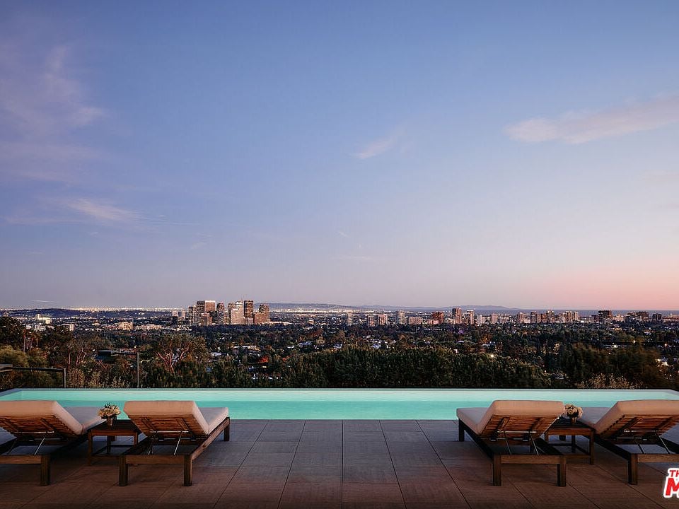 9966 Beverly Grove Dr