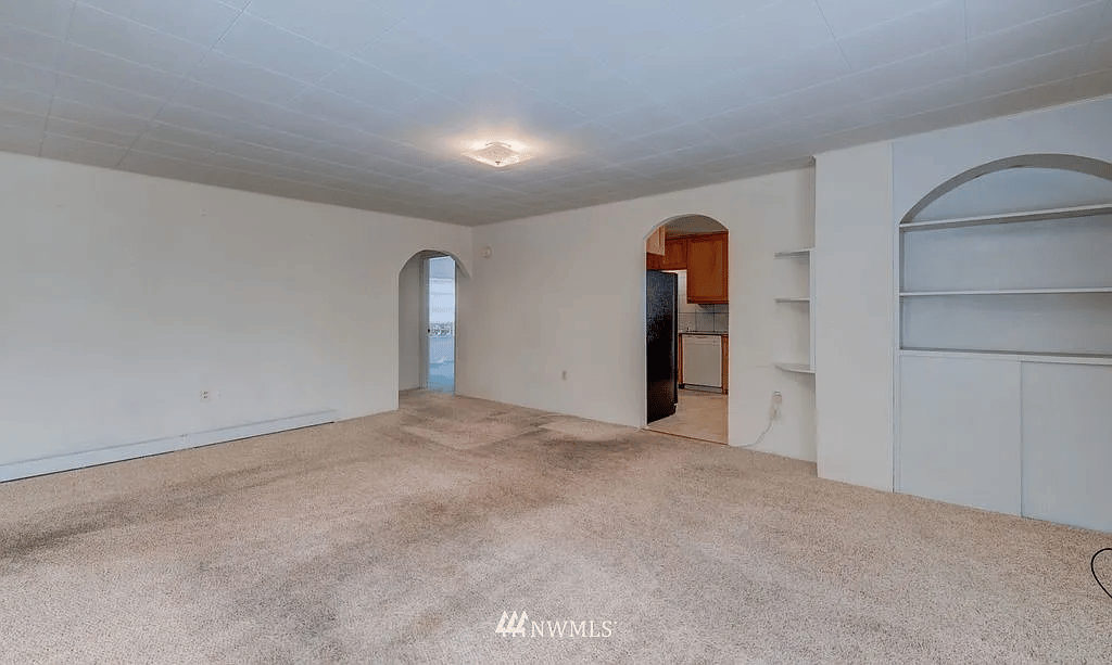 706 E Johnson Ave