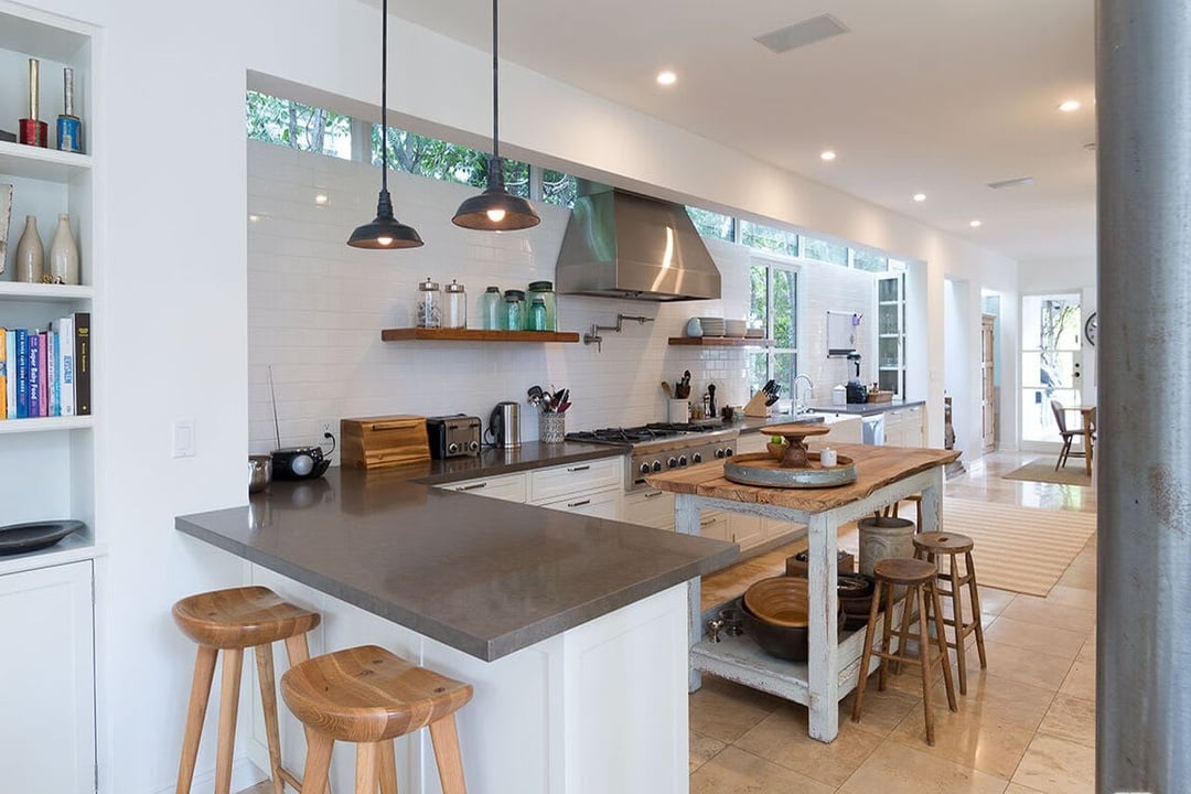 7th Helena Drive, 90049