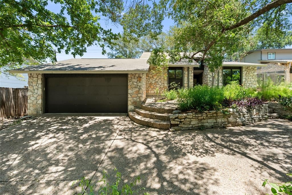 1702 Deerfield DR