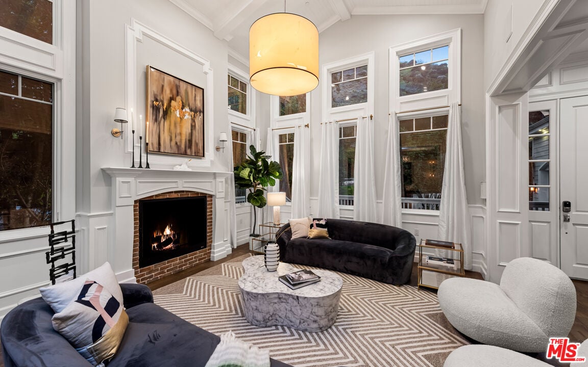 Luminor Heights, Laurel Canyon Blvd, 90046