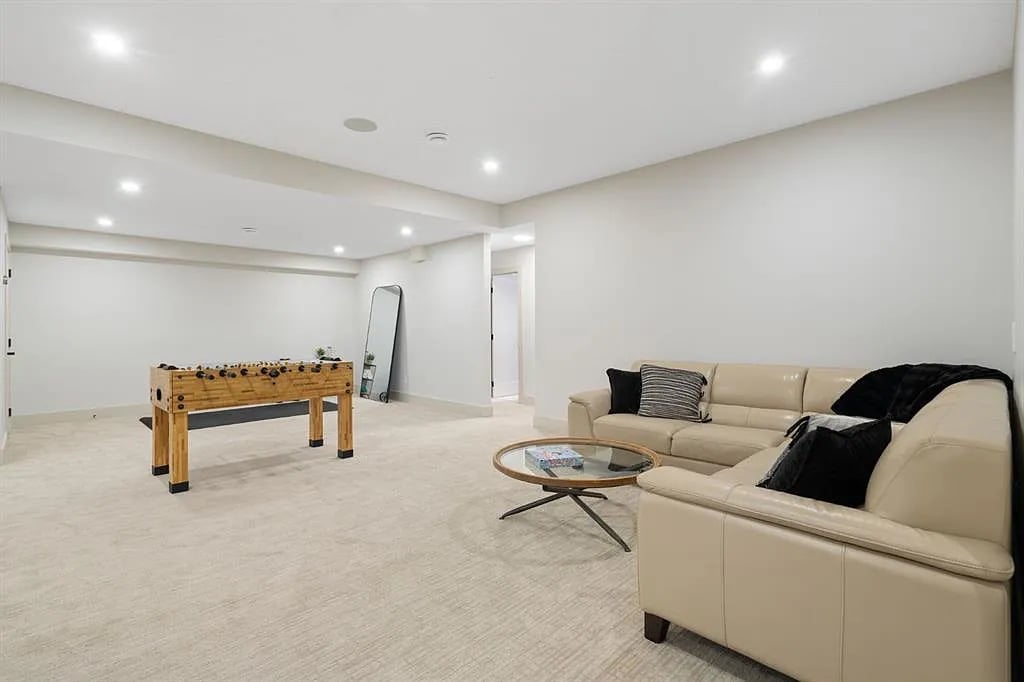 73 N Waters Edge Gdns