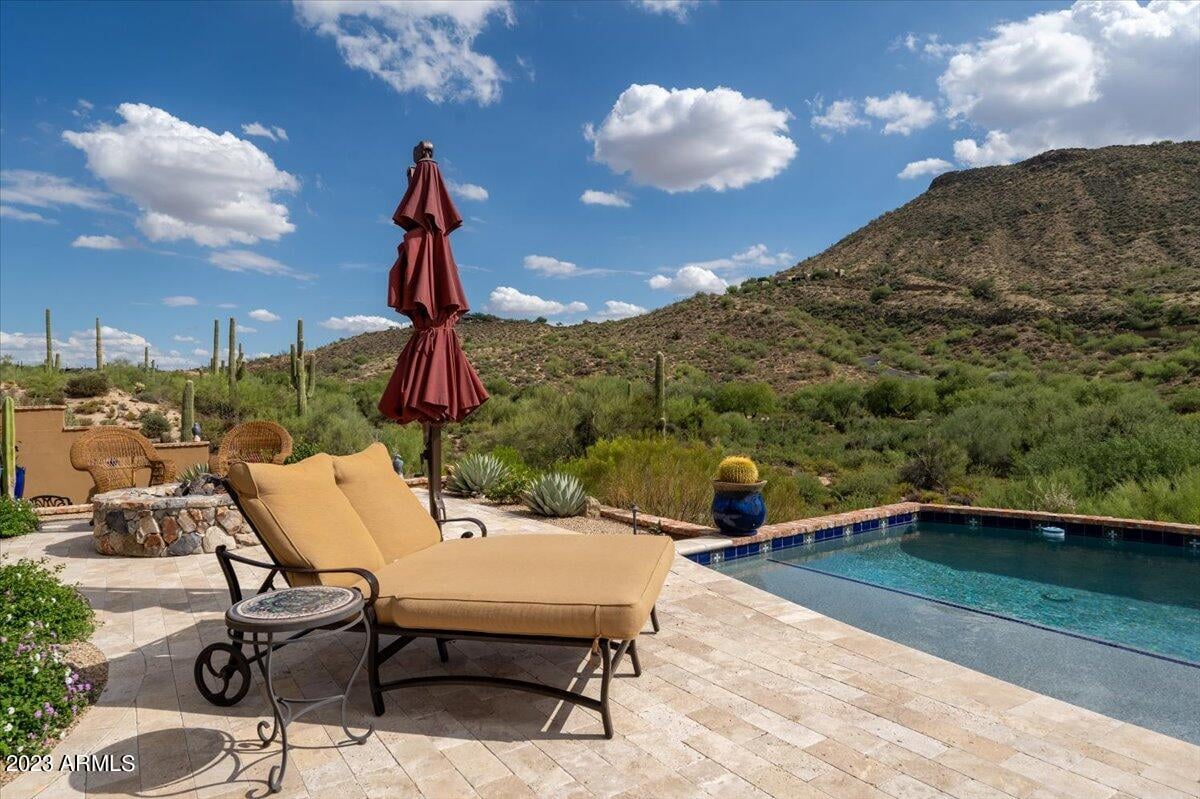 9514 E Madera Dr