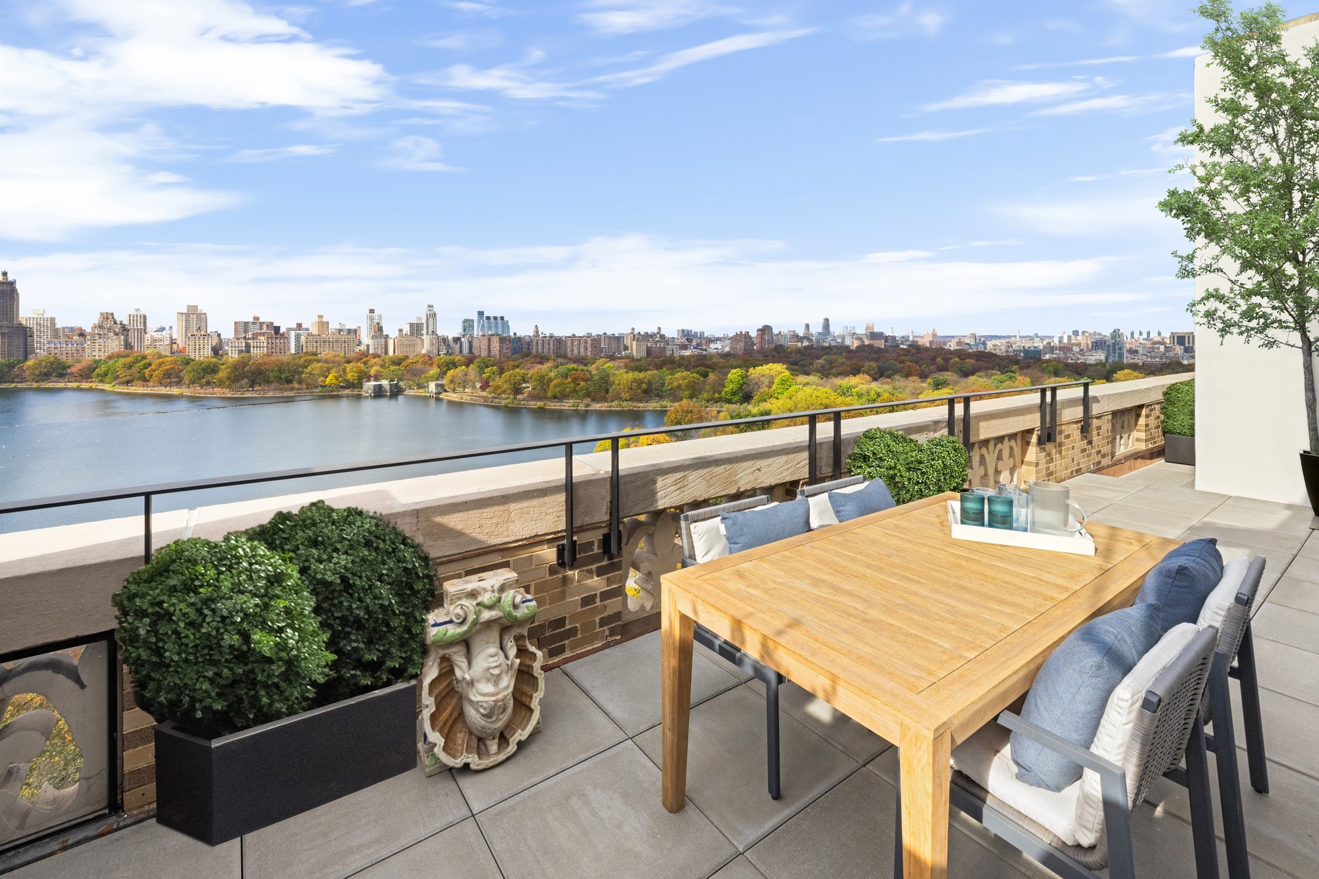 1120 Fifth Avenue, PHB