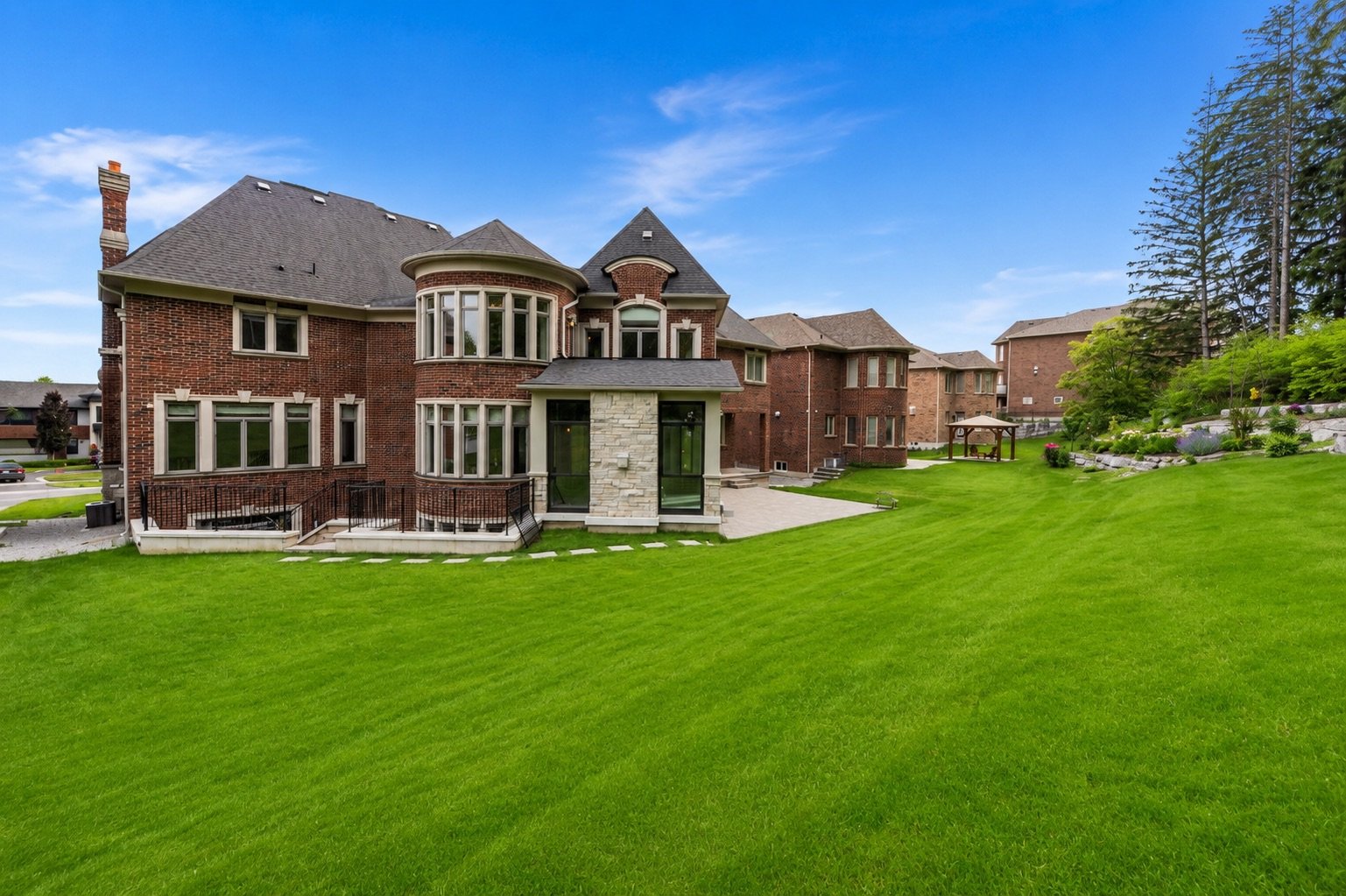SOLD: Elegant Model Residence