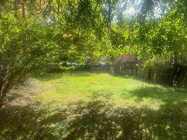 1247 Paulson Ave
