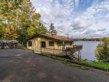1668 Beaumont Dr