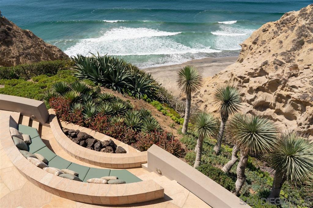 9828 La Jolla Farms Rd