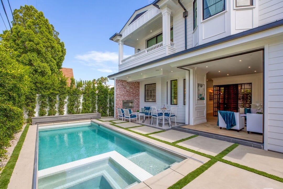 Oasis Sapphire