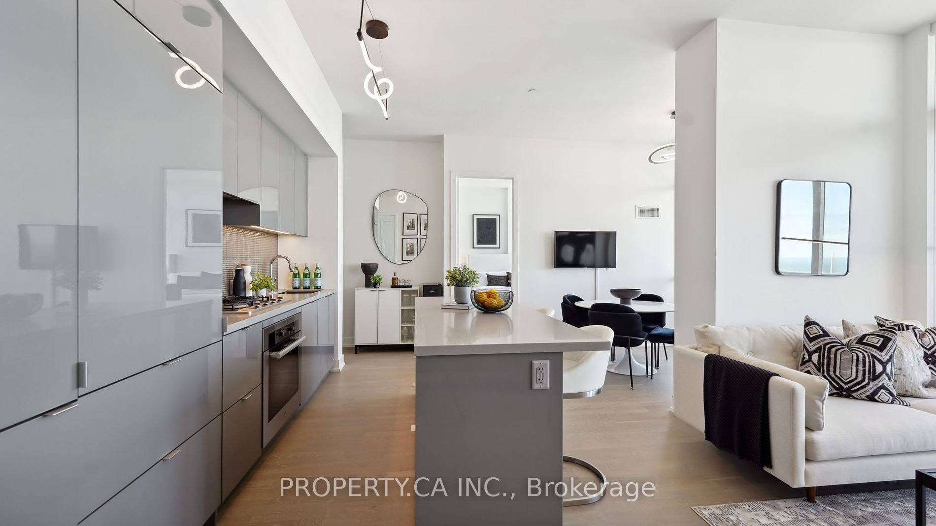 BAY STREET'S CAPTIVATING SUITE
