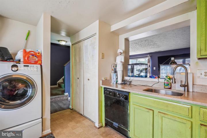 536 Riggs Ct