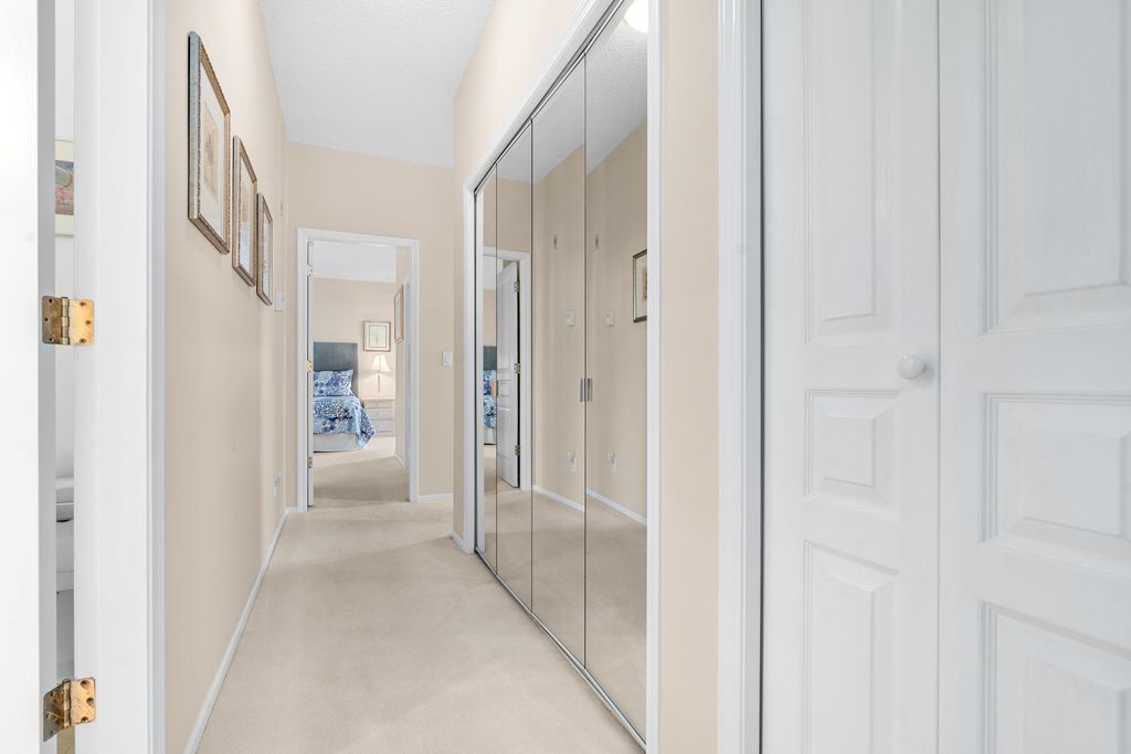1785 Martin Dr, #206