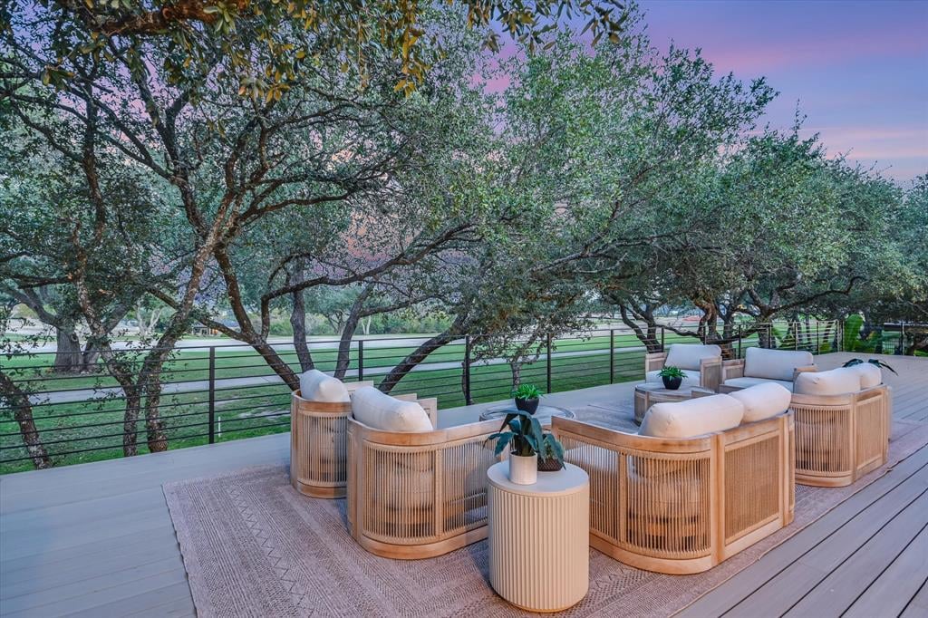 6204 Lost Horizon Drive