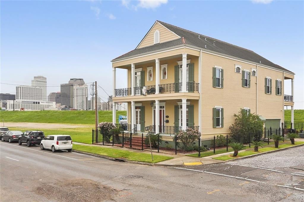 238 Morgan St
