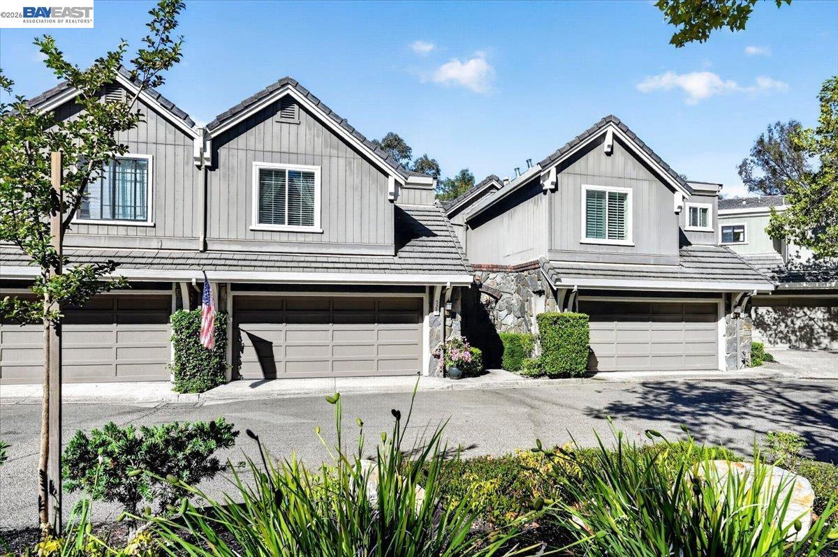 525 Silver Oak Ln
