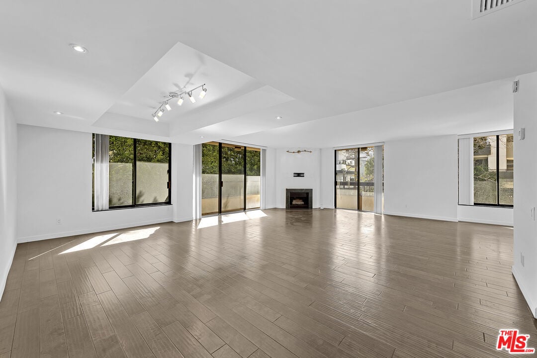 10590 Wilshire Blvd #307 and #2A